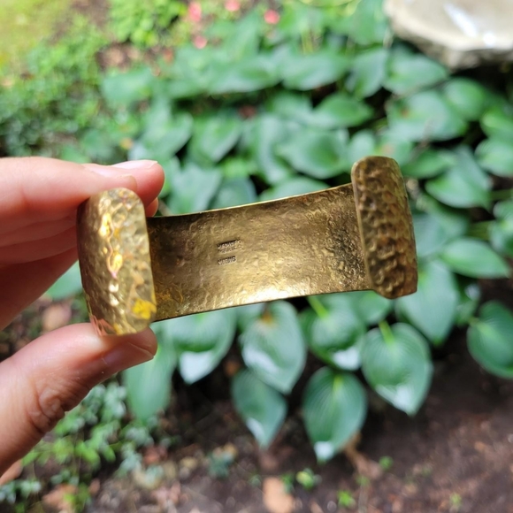 *RARE* Vintage Designer Celia / Andrea Harms Hammered Brass Cuff Bracelet - Picture 15 of 16